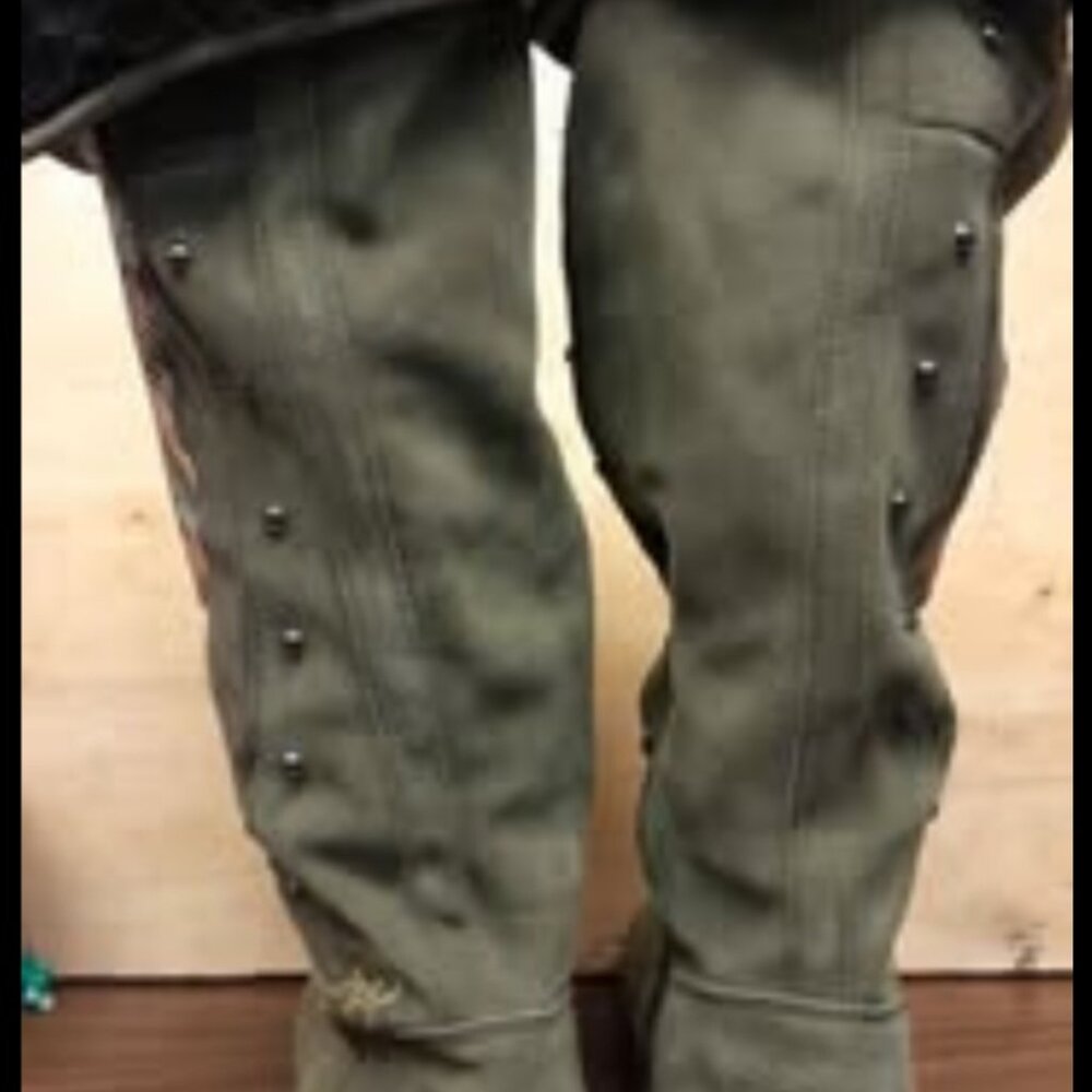 boots - Picture 2 of 6